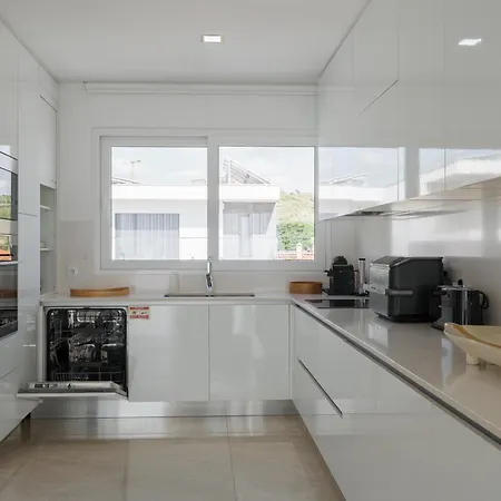 With Ocean View Lourinha (Lisbon)