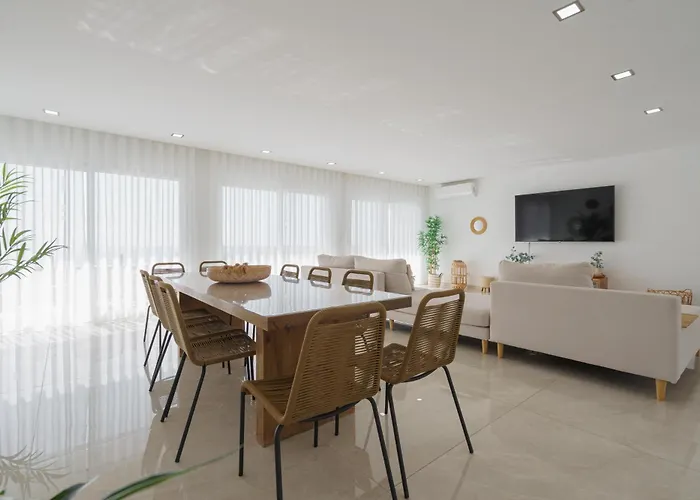 With Ocean View فيلة